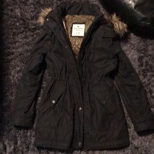 EUC Ambercrombie Kids Adirondack Fur Lined coat.